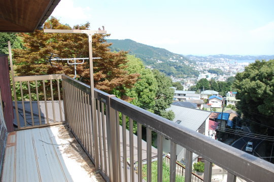 熱海市泉　海眺望　高台の緑に囲まれた戸建