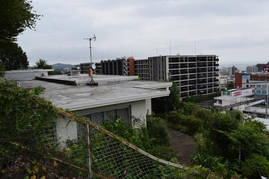 駅裏手の住宅地エリア