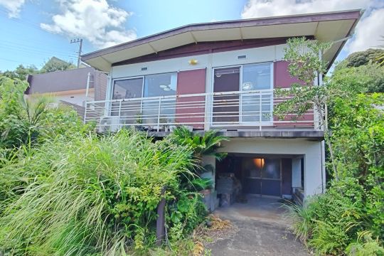 熱海市網代　高台から海を望む　温泉付・陽当たり良好2LDK平屋建