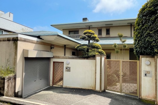 熱海市伊豆山　相模灘・初島の絶景を望む8LDK大型邸宅
