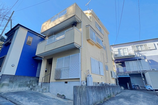 熱海市下多賀　網代駅徒歩3分　海を眺望する3階建4LDK＋S戸建
