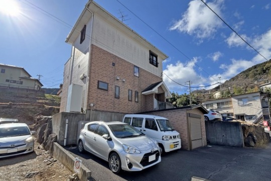 熱海市青葉町　海望む高台の大収納付きオール電化住宅