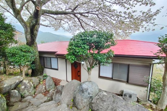 熱海市熱海　海・山並眺望　四季を愉しむ高台の隠れ家