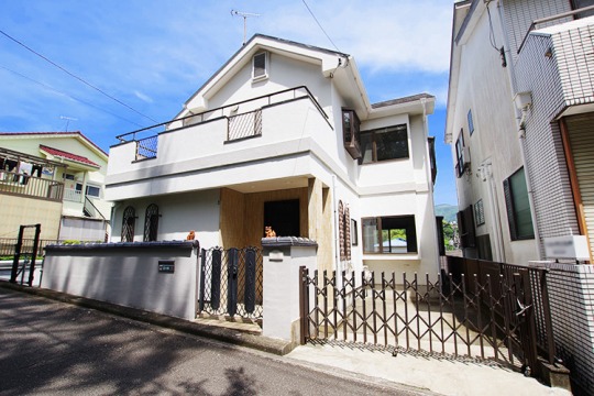 熱海市桜町　閑静な住宅街　海街並みを望む南向き3LDK＋WIC