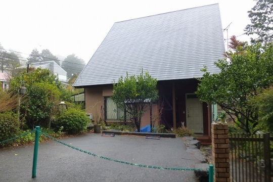 南箱根ダイヤランド　森の呼吸を感じる静かな別荘地　3LDK戸建