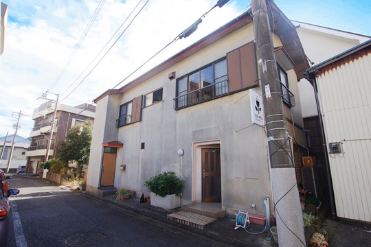 熱海市下多賀　国道135号線すぐでアクセス良好の海沿い　2DK＋店舗