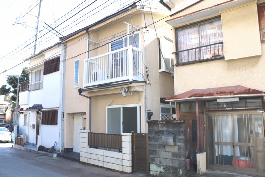 熱海市上宿町　来宮駅徒歩5分　生活便利エリアの2LDK戸建