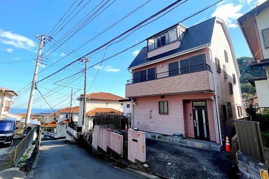 熱海市下多賀　閑静な住宅街　海望む7LDK＋3S大型邸宅