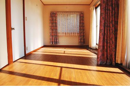 熱海市伊豆山・相模湾一望の中古住宅：洋室