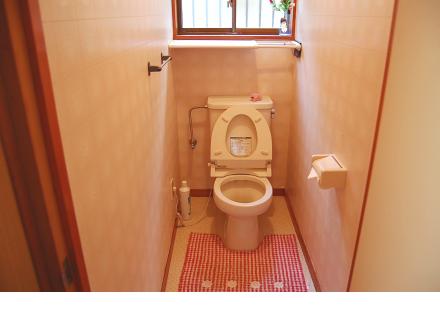 熱海市伊豆山・相模湾一望の中古住宅：トイレ