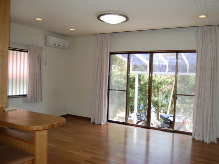 伊東・城ヶ崎海岸収益可能な２世帯住宅：リビング２