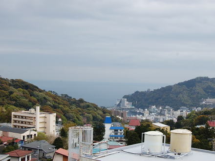 熱海市笹良ケ台町・海を望むオーナーこだわりの洋館別荘