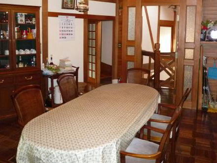 熱海市笹良ケ台町・海を望むオーナーこだわりの洋館別荘