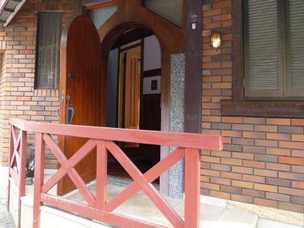 熱海市笹良ケ台町・海を望むオーナーこだわりの洋館別荘