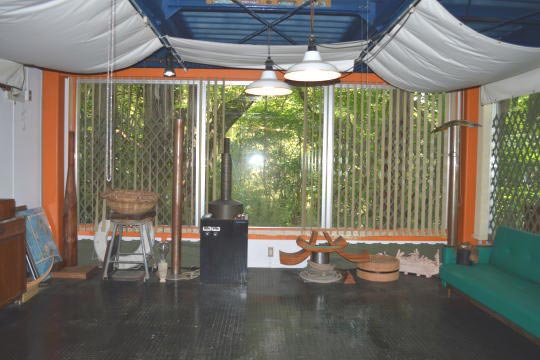 熱海市泉　雑木林の中に佇むクリエイターズハウス 