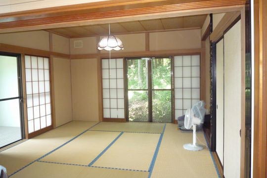 伊豆エメラルドタウン　広い庭付きの家
