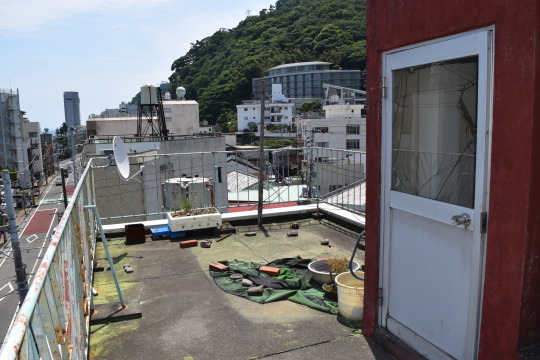 熱海市和田町　バス通り沿いの店舗付住宅 