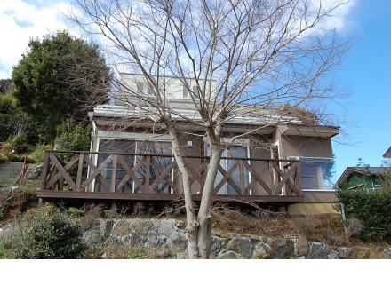 伊東市宇佐美・海一望の未入居別荘：外観