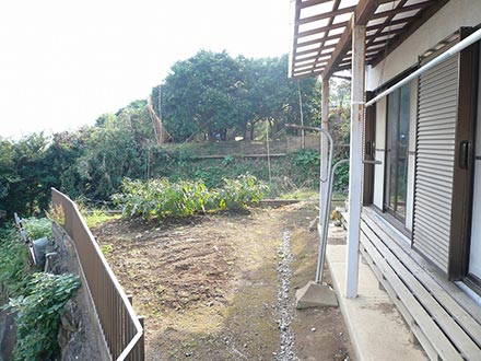 伊東市宇佐美・温泉付＆菜園可能な中古住宅：庭