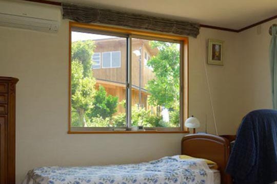 湯河原町吉浜　芝庭のある平屋建て