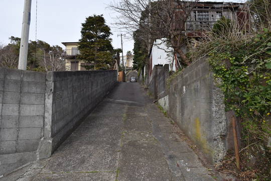 真鶴町真鶴　海眺望　広い庭のある平屋建て
