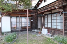 熱海市梅園町　熱海梅園近くの高台に建つ庭付き和風平屋建