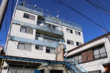 熱海市桜町　生活便利な定住地内　作業場兼アパートと住宅　