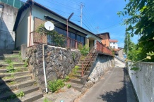 熱海市伊豆山　バス停1分　高台から海を遠望　南向き陽当り良好の平屋建