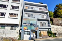 熱海市東海岸町　国道135号沿い・サンビーチすぐ　4階建複合ビル