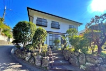 湯河原町宮上　若草山分譲地　温泉付・角地　駐車場2台分あり　7LDK