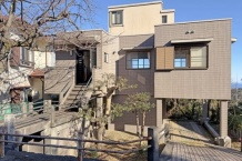 南熱海グリーンヒル別荘地　相模湾を一望する高床式２階建て2LDK