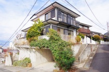 熱海市下多賀 網代駅徒歩圏内 屋根付き車庫のある4LDK