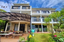 熱海市小嵐町　BBQや花火大会を優雅に楽しむ　3階建大型邸宅