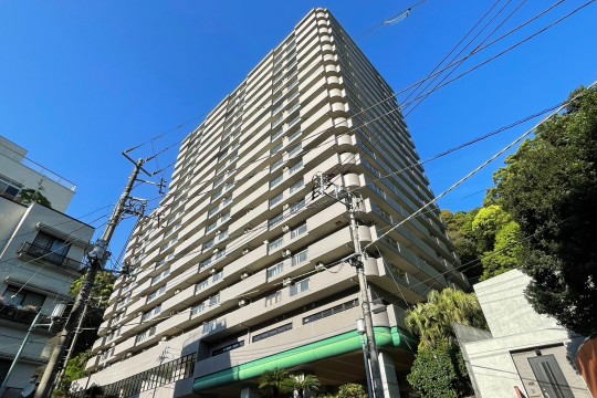 ライオンズタワー奥湯河原　温泉付・共用施設充実　四季を愉しむ1LDK
