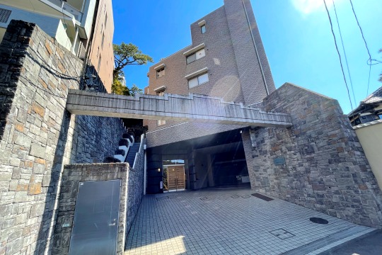メビウスブレイン熱海東山　駅徒歩3分　海・花火望む戸別温泉付き2LDK