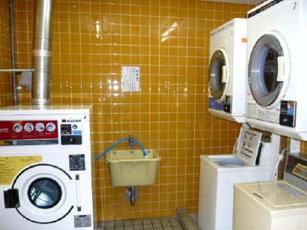 南熱海・波打ち際に建つ熱海ターガスマンション：ランドリー