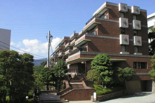 高級住宅街に建つハイクラスマンション ガウス熱海桃山 熱海 湯河原 真鶴 伊豆の不動産コンシェルジュ イーズ 熱海駅前