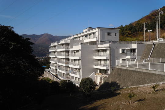 バードアイビュー湯河原　温泉大浴場付　高台の静かな環境