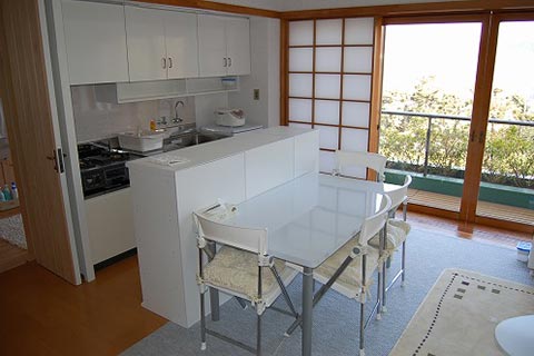 フジタ第二箱根山マンション・戸別温泉檜風呂：リビング