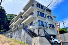 ルシーヌ南熱海第2　高台に建つマンション　専用庭付き2DK