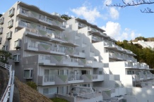 ラ・ヴィ熱海　共用施設充実　高台から海・山並み望む1LDK＋S