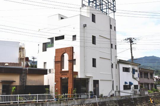 宇佐美海水浴場目の前　掛け流し温泉ホテル 